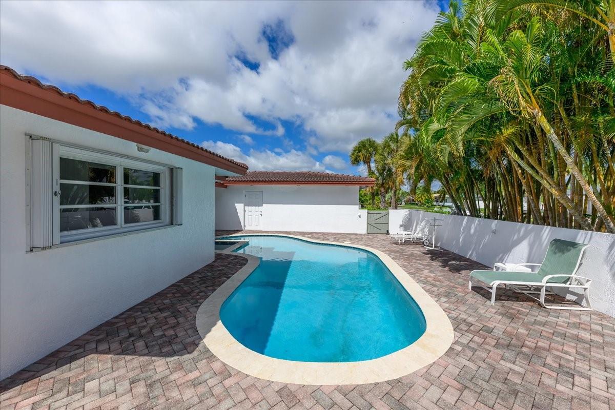 Homes for sale in Pompano Beach, FL | 200 Se 11Th St, Pompano Beach, FL 33060 | MLS# F10524284