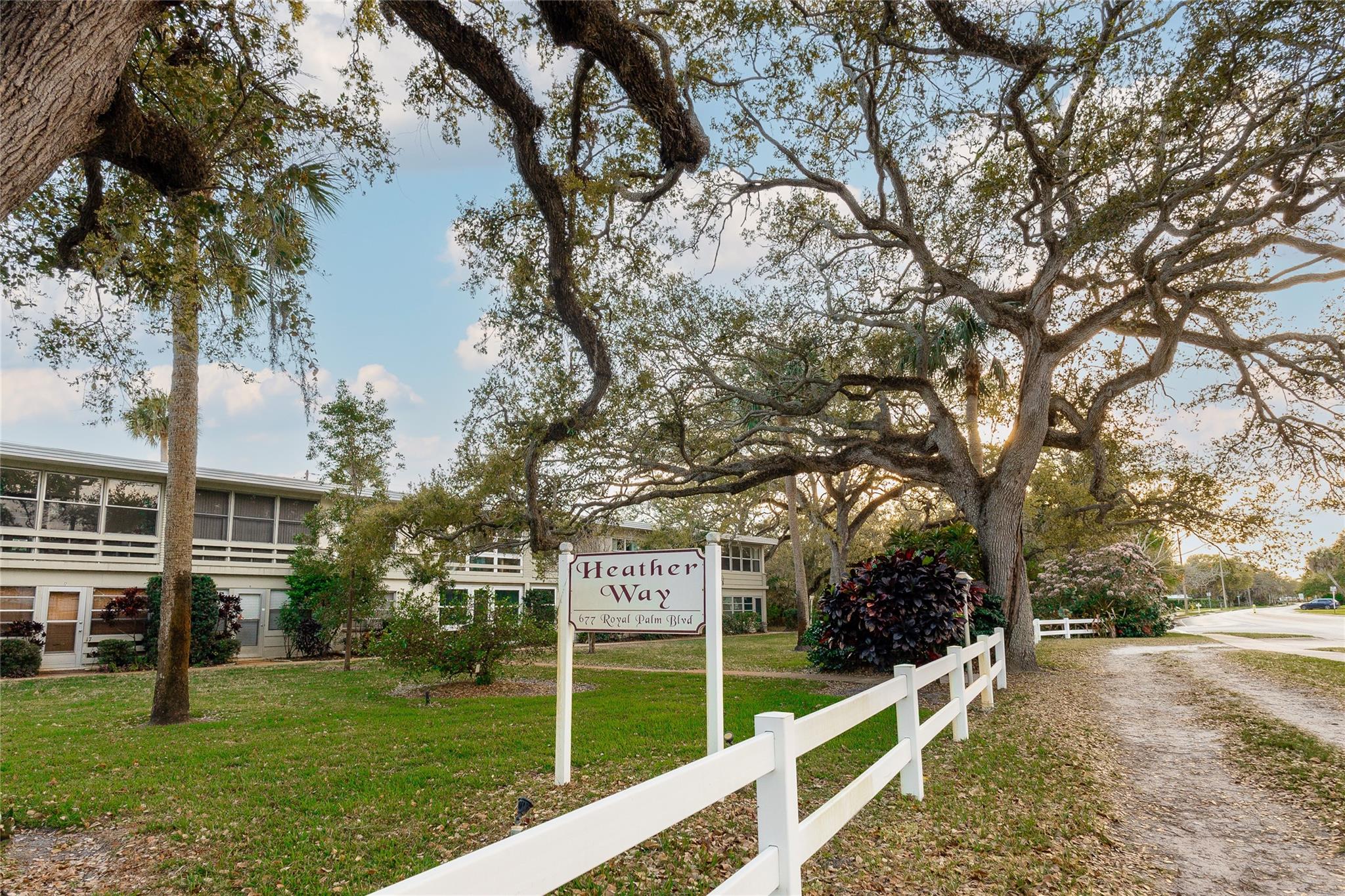 Homes for sale in Vero Beach, FL | 677 Royal Palm Blvd #8, Vero Beach, FL 32960 | MLS# F10524400