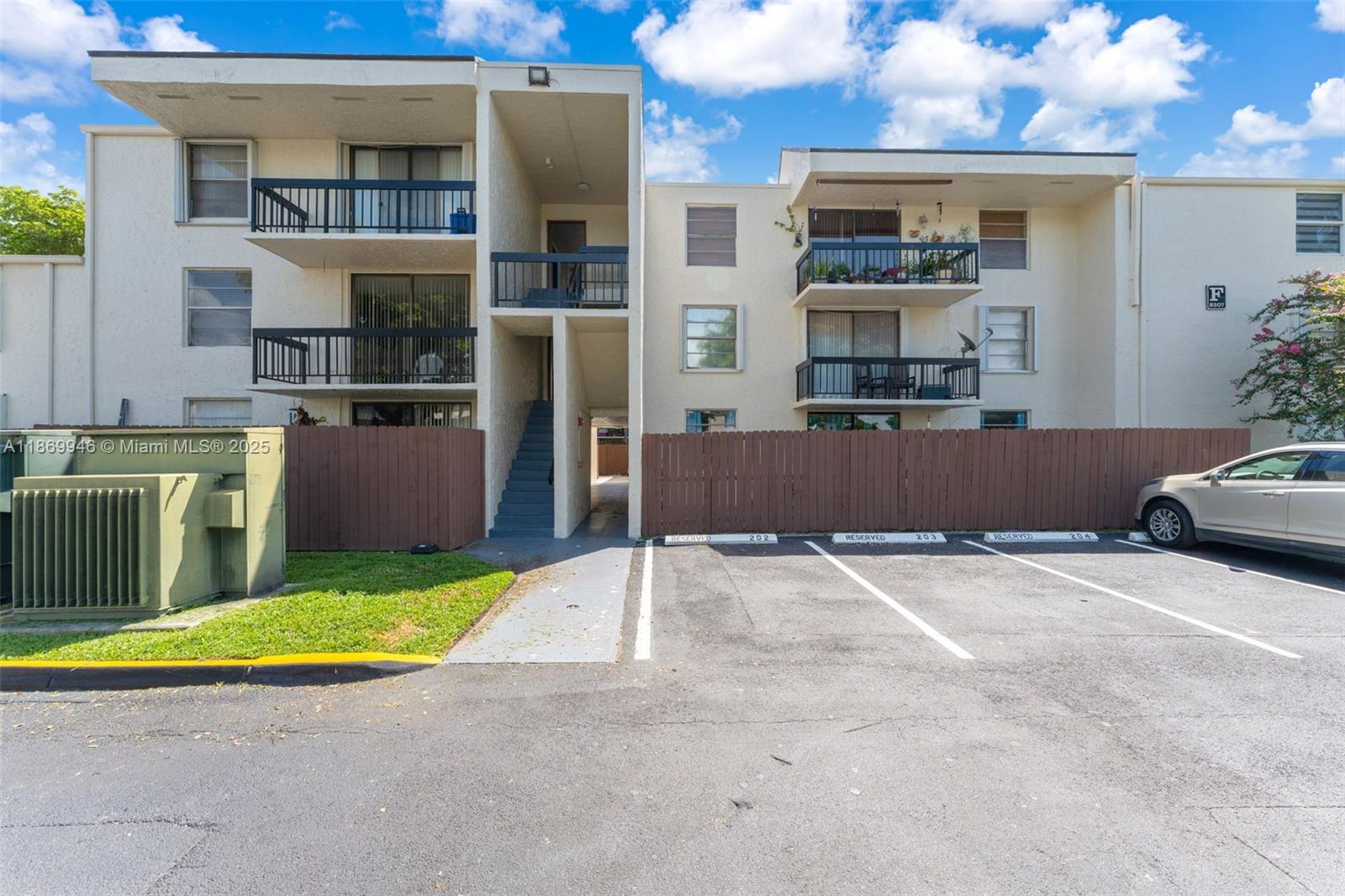 Captiva Lakes Villas Cond