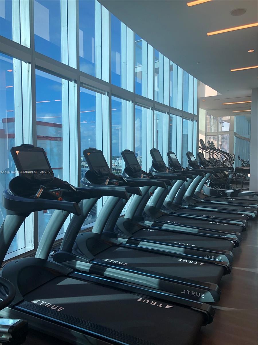 851 NE 1st Ave #5004, Miami FL 33132