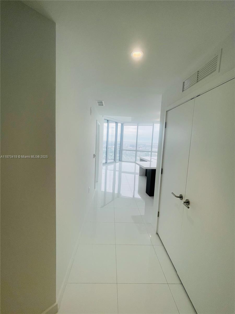 851 NE 1st Ave #5004, Miami FL 33132