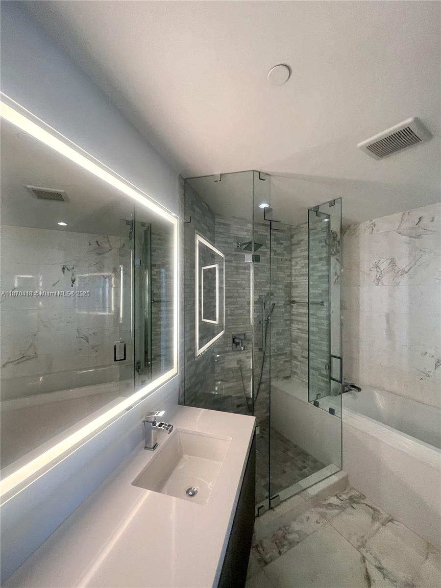 851 NE 1st Ave #5004, Miami FL 33132