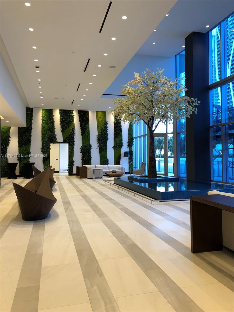 851 NE 1st Ave #5004, Miami FL 33132