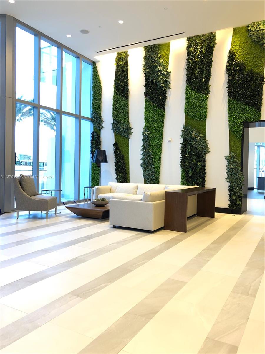851 NE 1st Ave #5004, Miami FL 33132