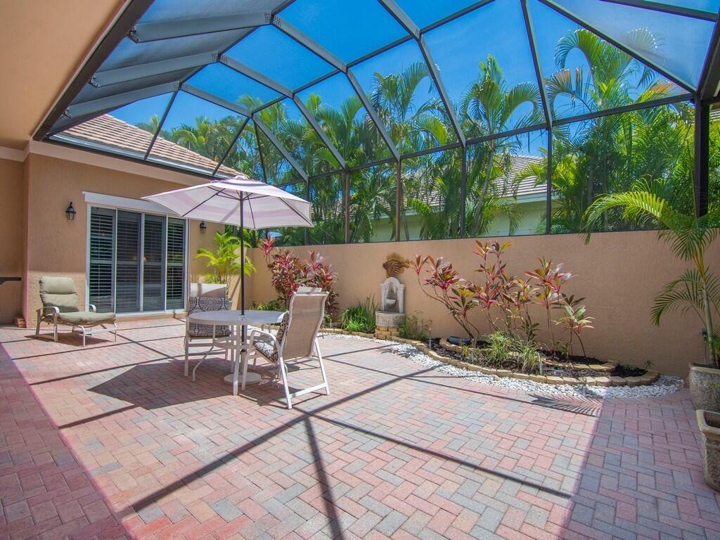 Homes for sale in Vero Beach, FL | 1208 Riverwind Circle, Vero Beach, FL 32967 | MLS# R11120311