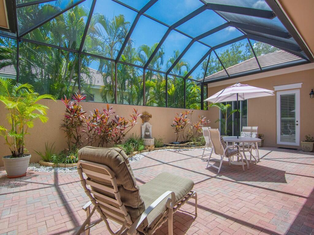 Homes for sale in Vero Beach, FL | 1208 Riverwind Circle, Vero Beach, FL 32967 | MLS# R11120311