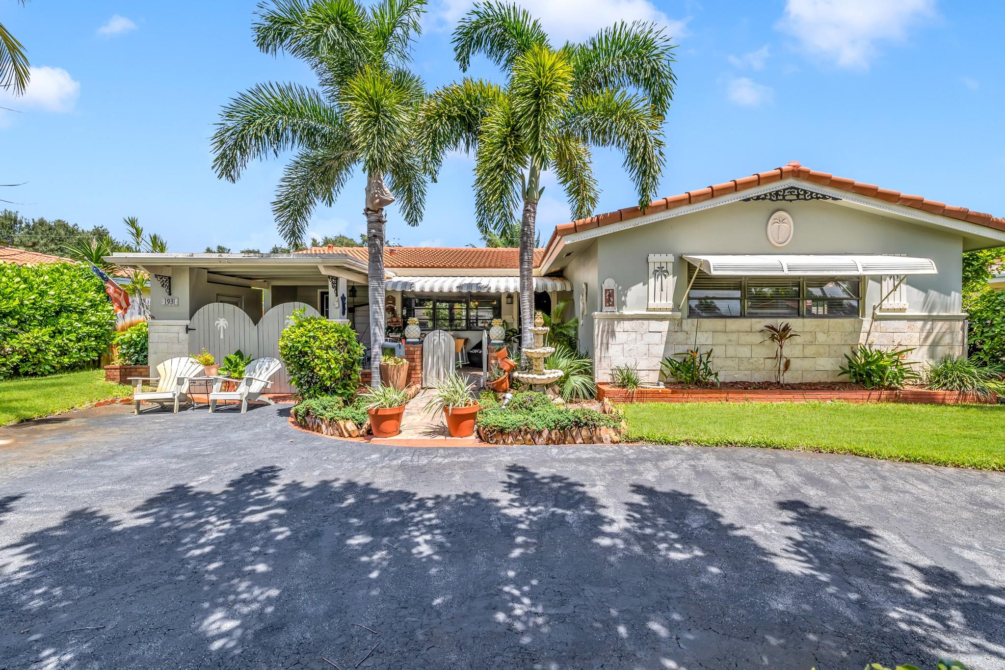 Homes for sale in Lighthouse Point, FL | 1931 Ne 27th St, Lighthouse Point, FL 33064 | MLS# F10524427