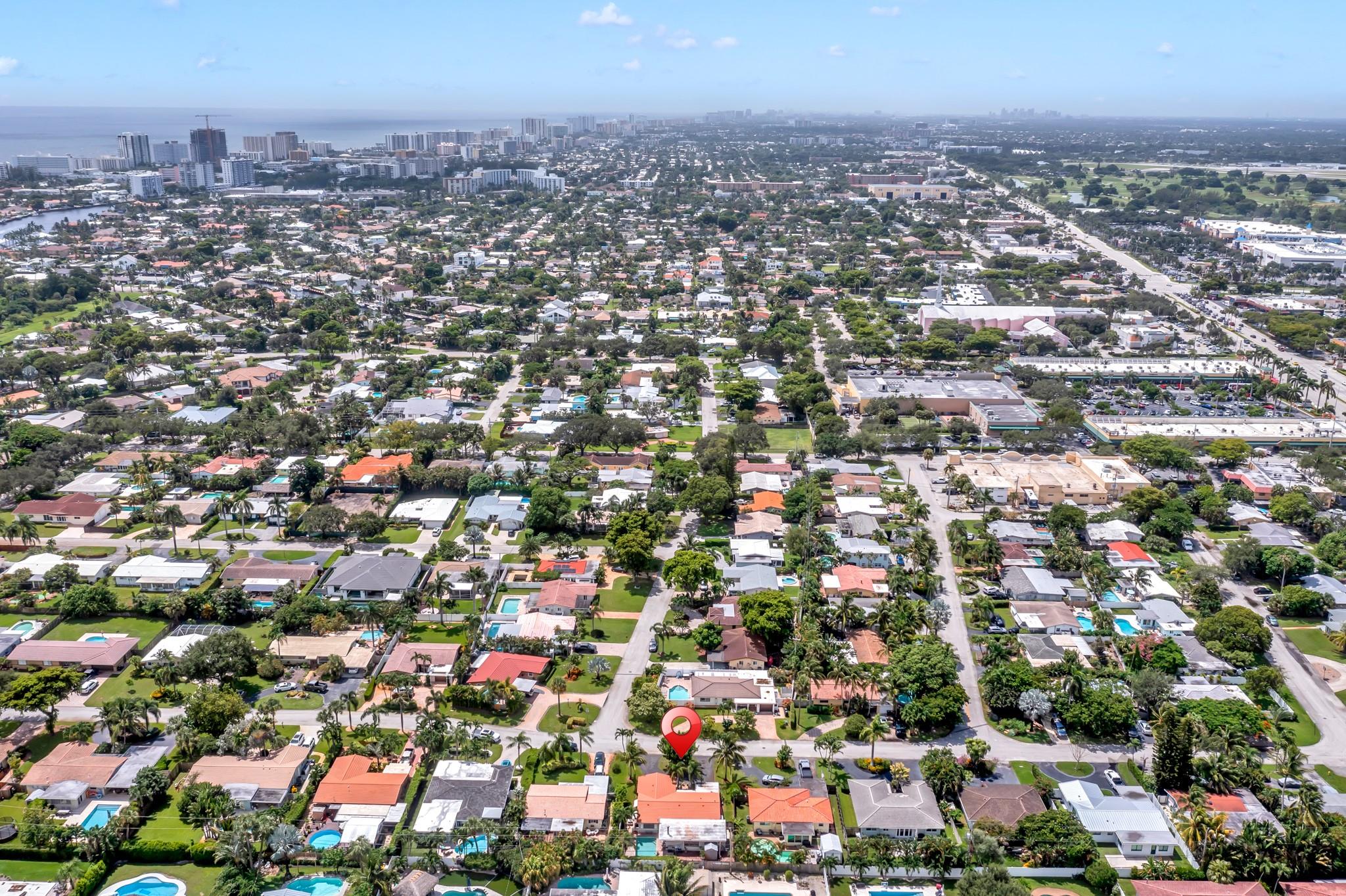 Homes for sale in Lighthouse Point, FL | 1931 Ne 27th St, Lighthouse Point, FL 33064 | MLS# F10524427