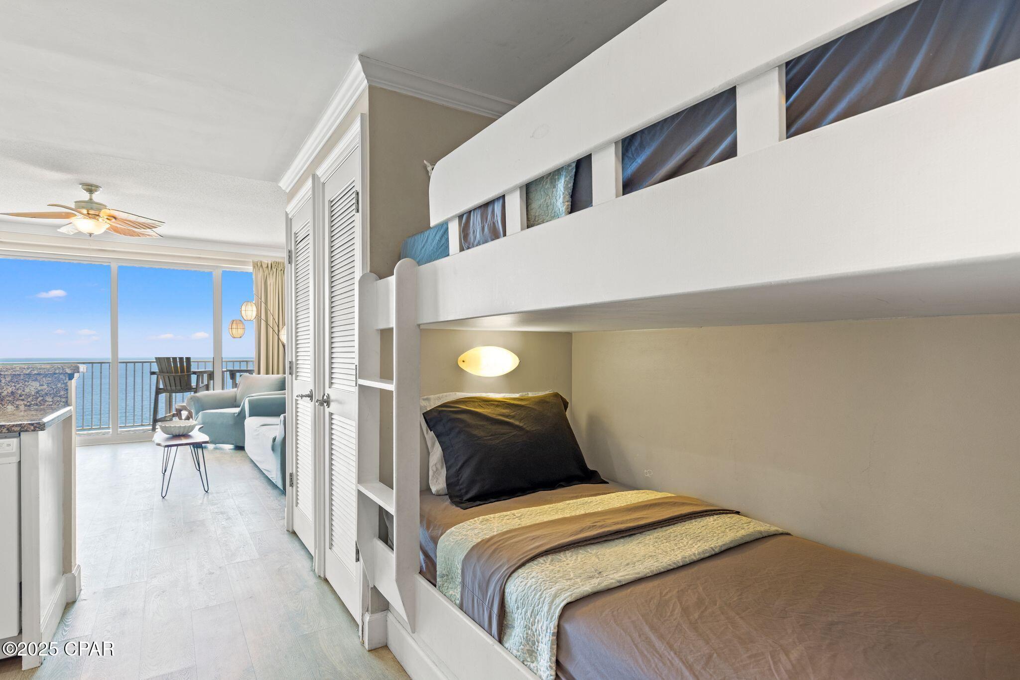 Image 7 For 9450 Thomas Drive 2105