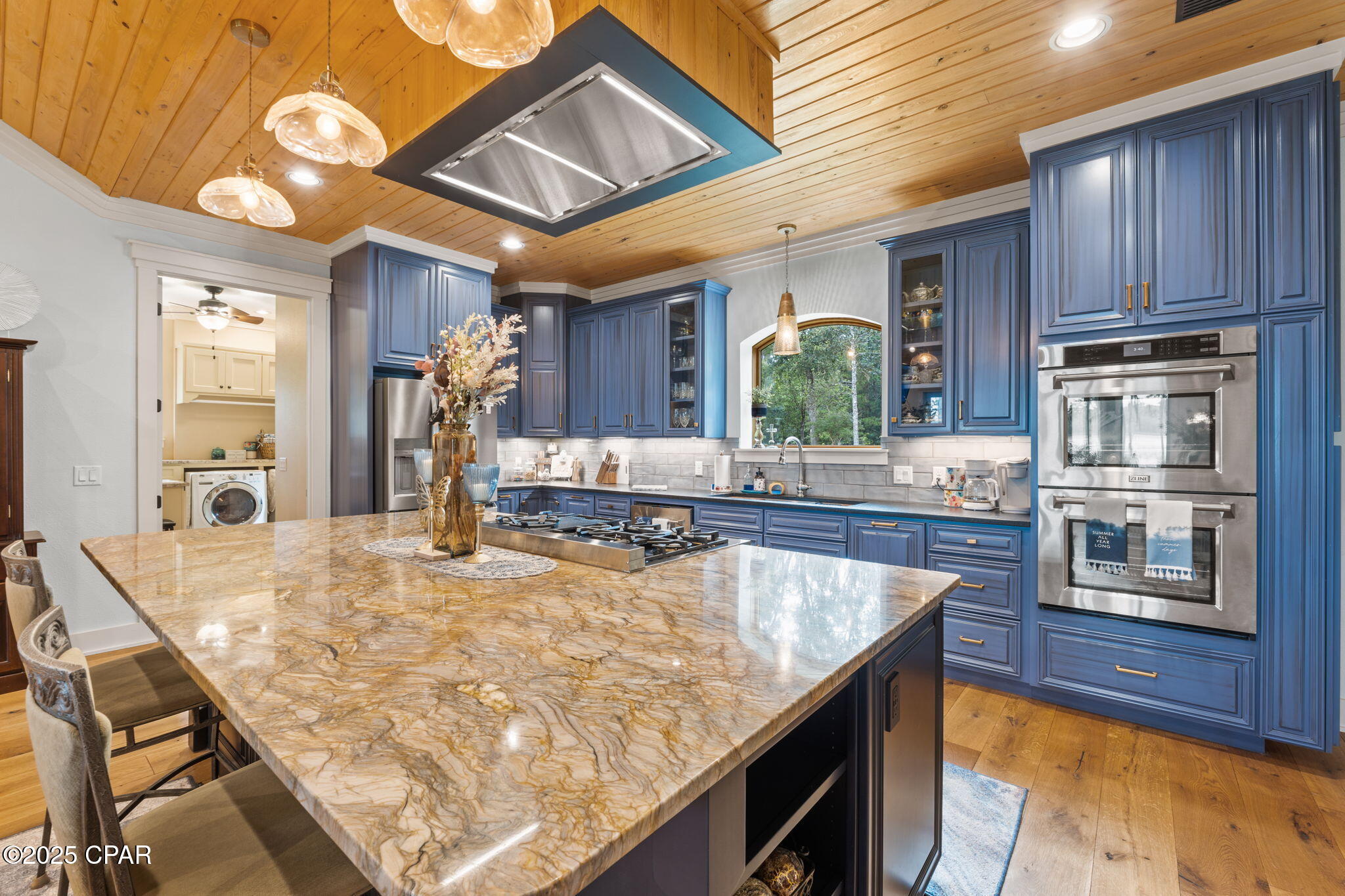 Listing photo id 10 for 3130 Magnolia Drive