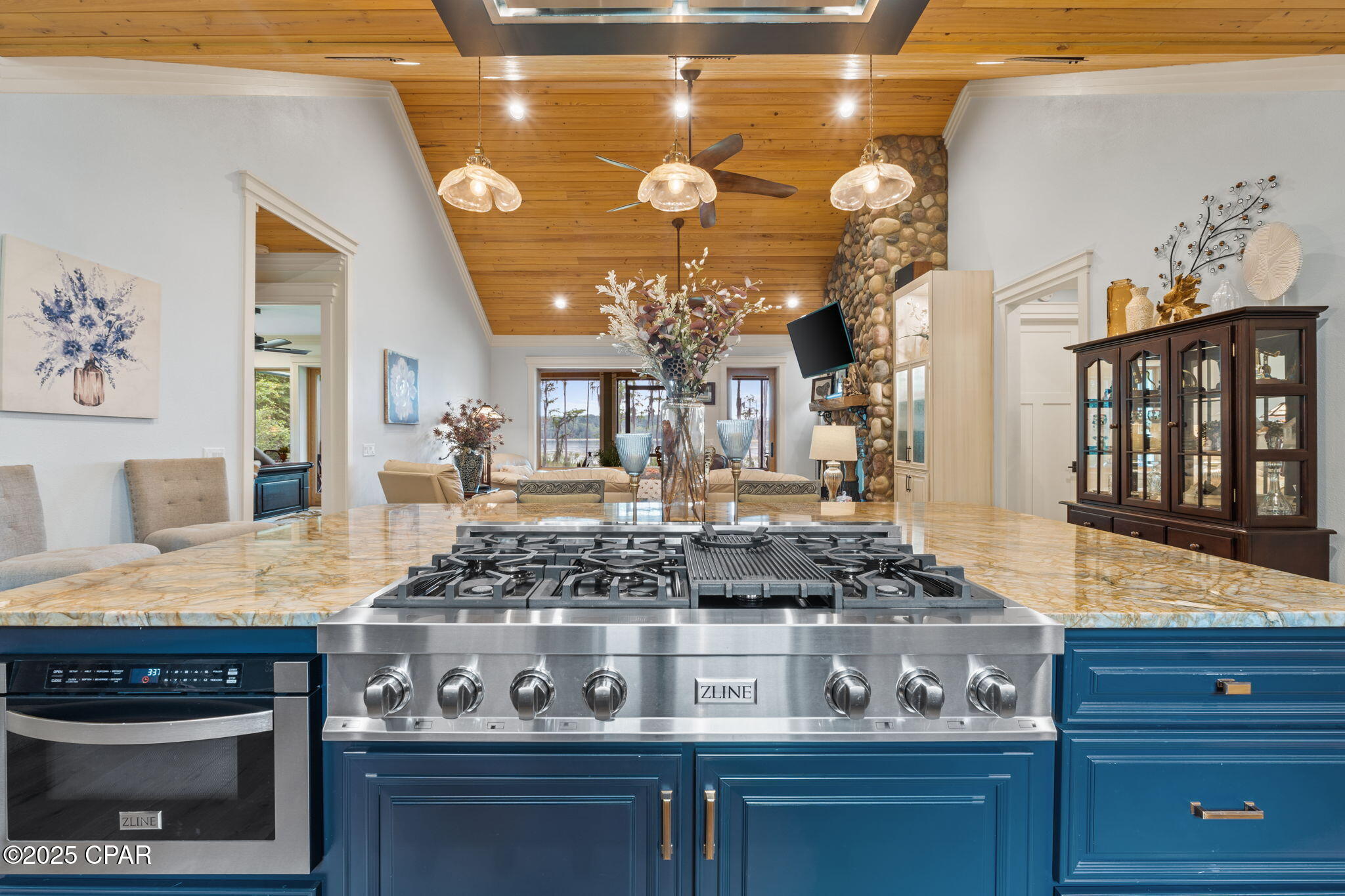 Listing photo id 14 for 3130 Magnolia Drive