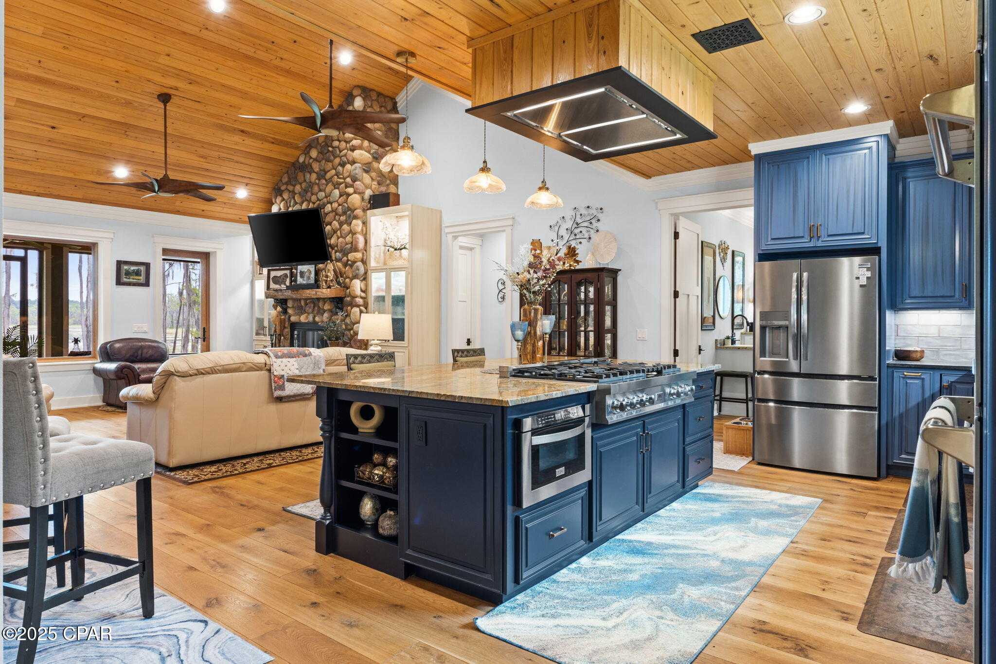 Listing photo id 17 for 3130 Magnolia Drive