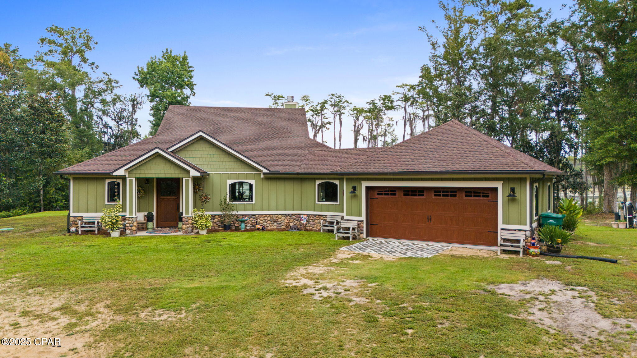 Listing photo id 2 for 3130 Magnolia Drive