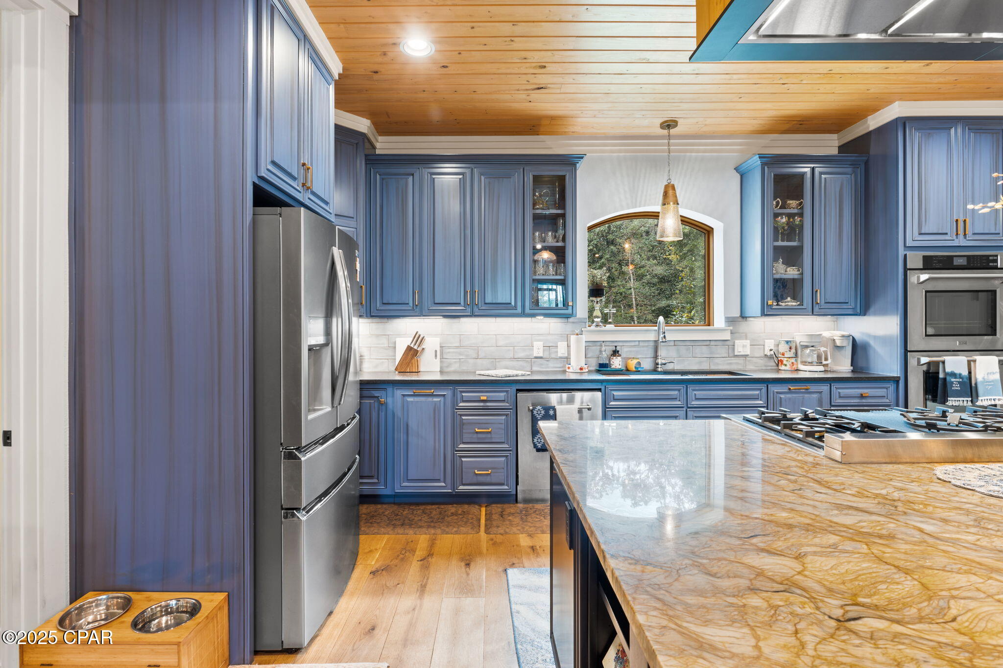 Listing photo id 8 for 3130 Magnolia Drive