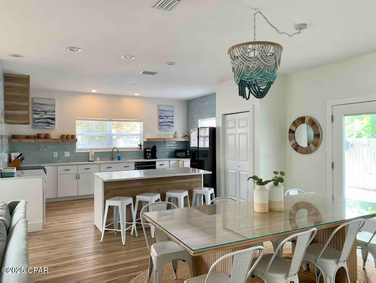 Listing photo id 14 for 360 Holiday Road