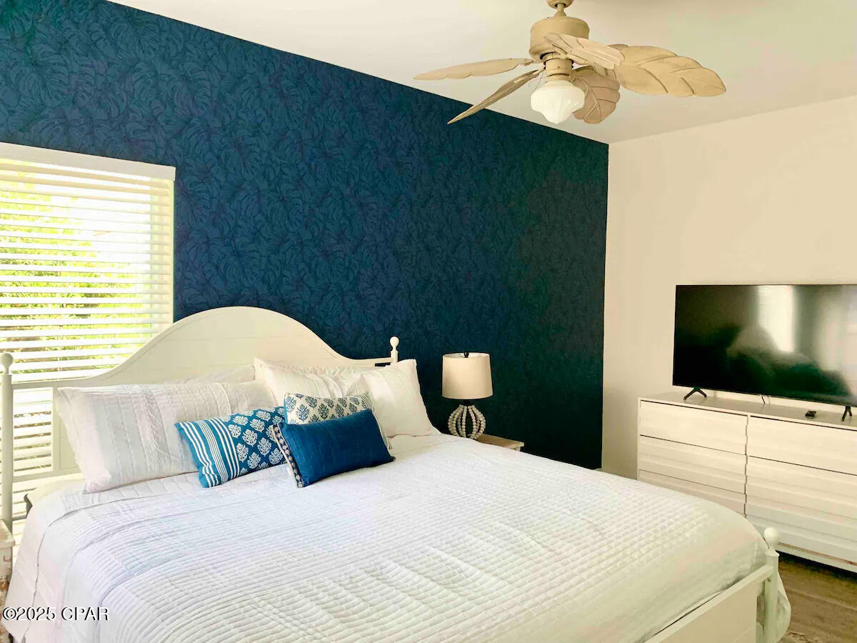 Listing photo id 22 for 360 Holiday Road