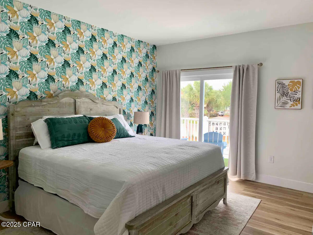 Image 22 For 360 Holiday Road