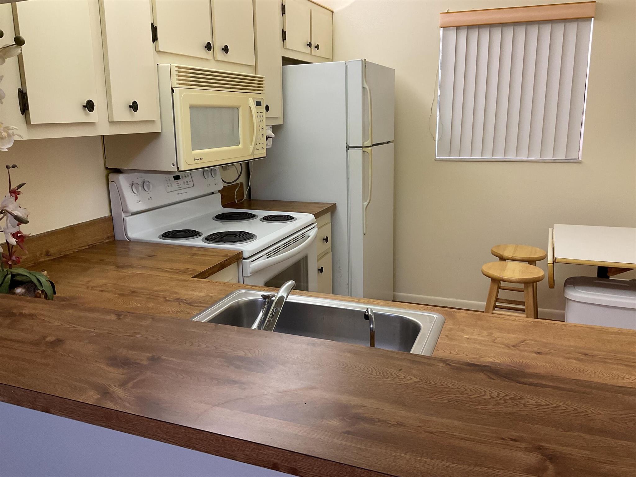 Homes for sale in Lake Worth, FL | 7214 Golf Colony Court #101, Lake Worth, FL 33467 | MLS# R11120435