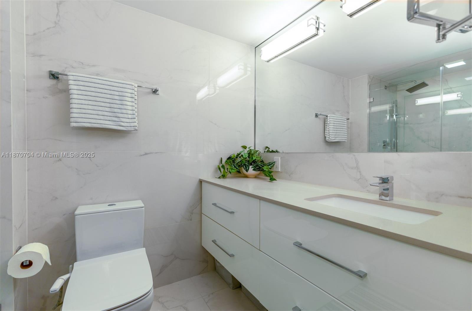 90 Alton Rd #1702, Miami Beach FL 33139