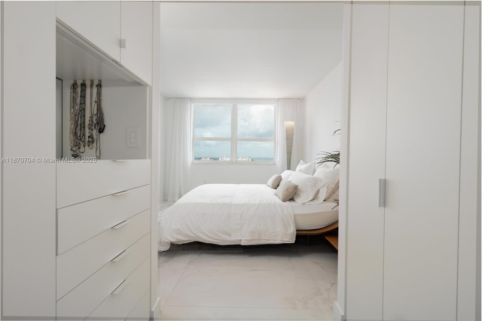 90 Alton Rd #1702, Miami Beach FL 33139