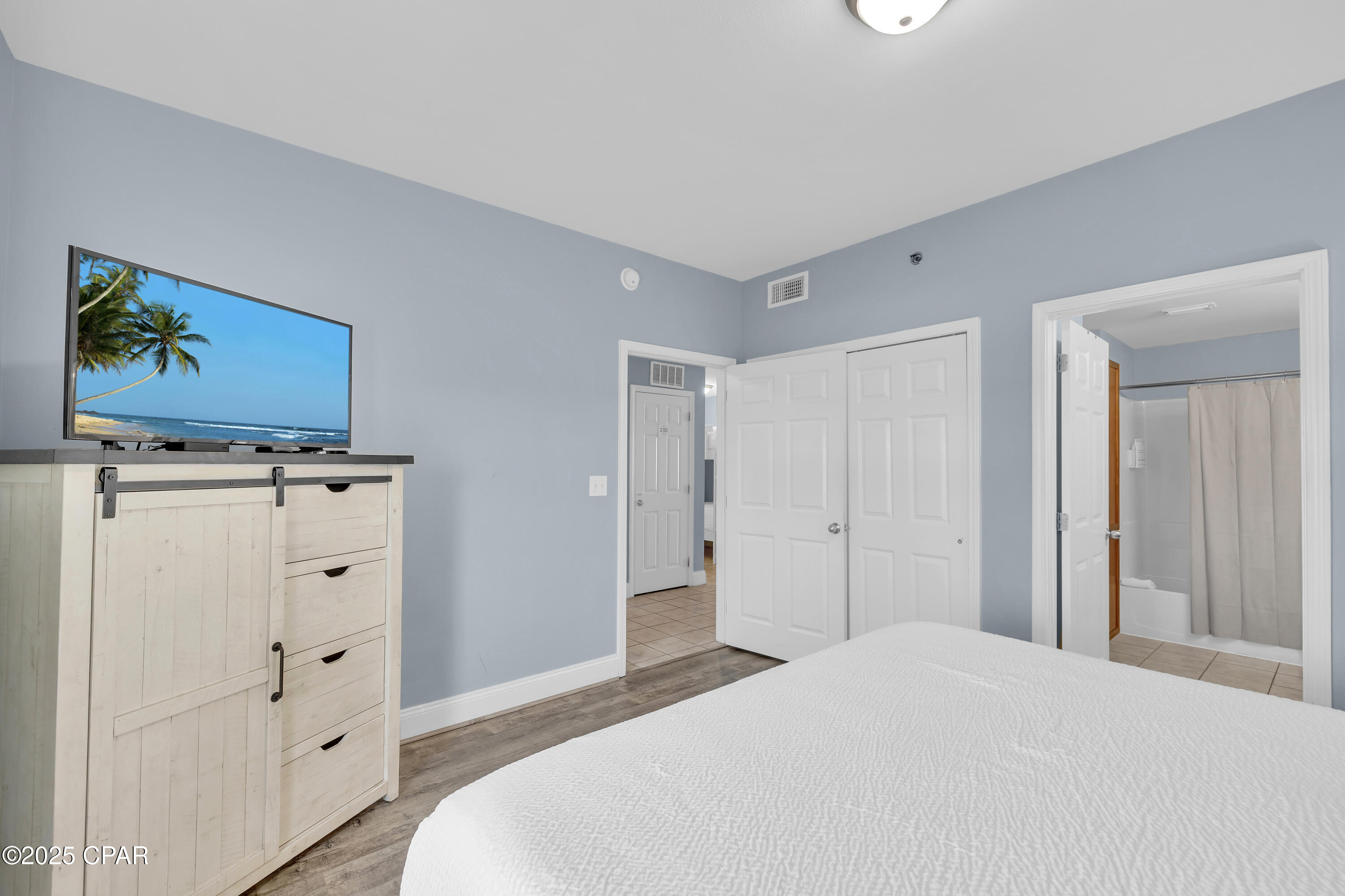 Image 5 For 9860 Thomas Drive 921