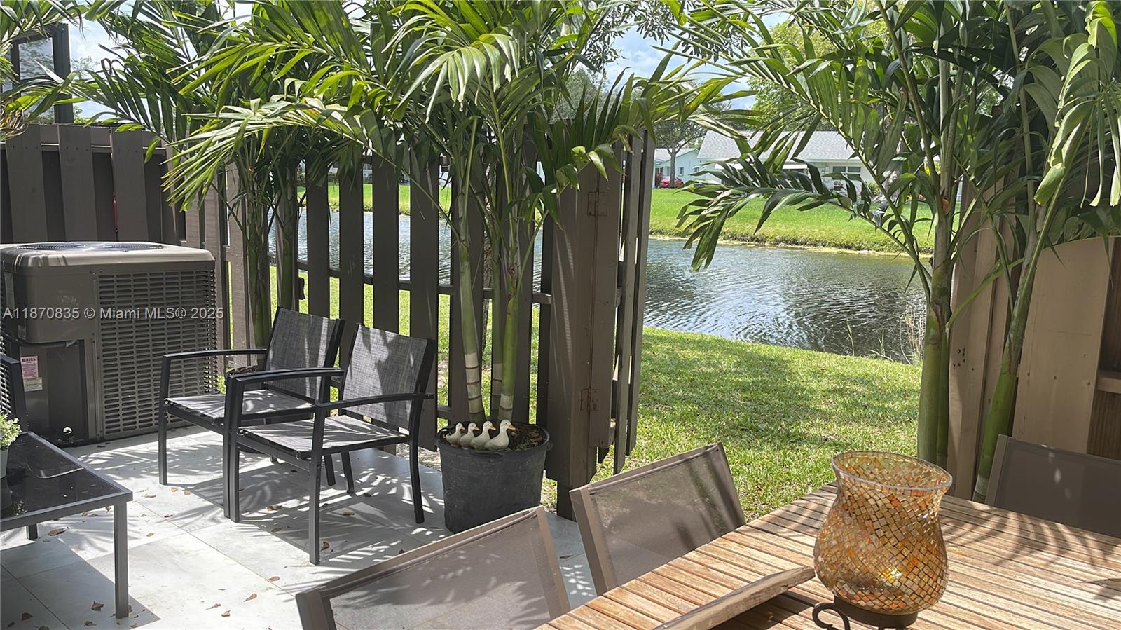 Townhouses At Jacaranda