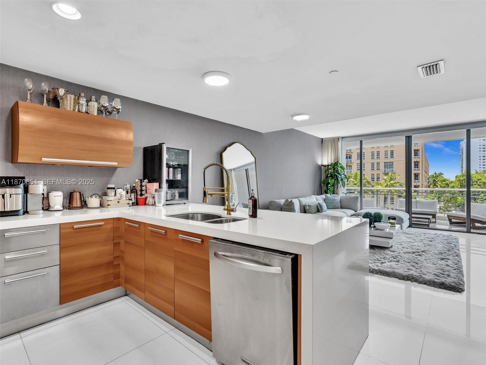 Apartamento à Venda em Aventura, FL