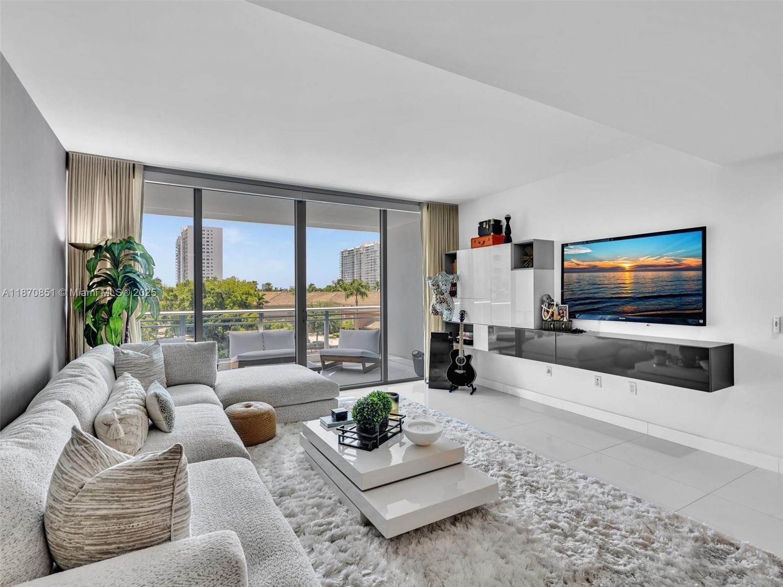 Apartamento à Venda em Aventura, FL