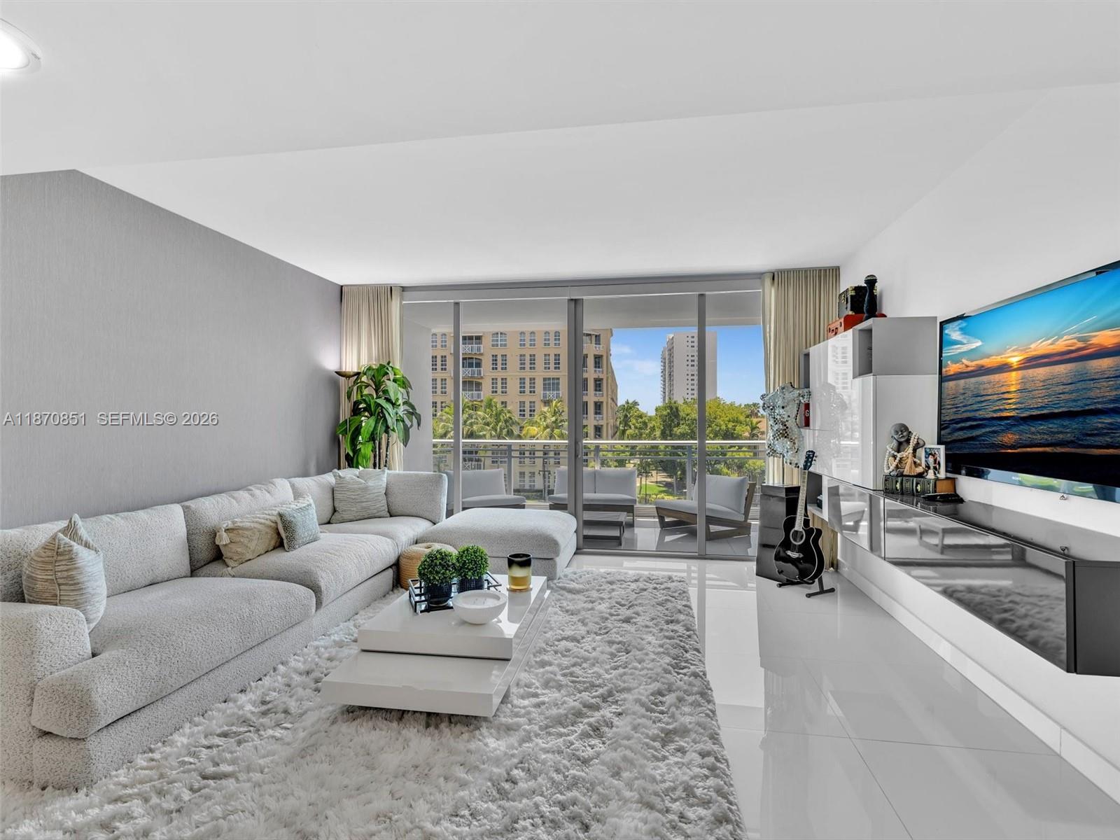 Condo for Sale in Aventura, FL