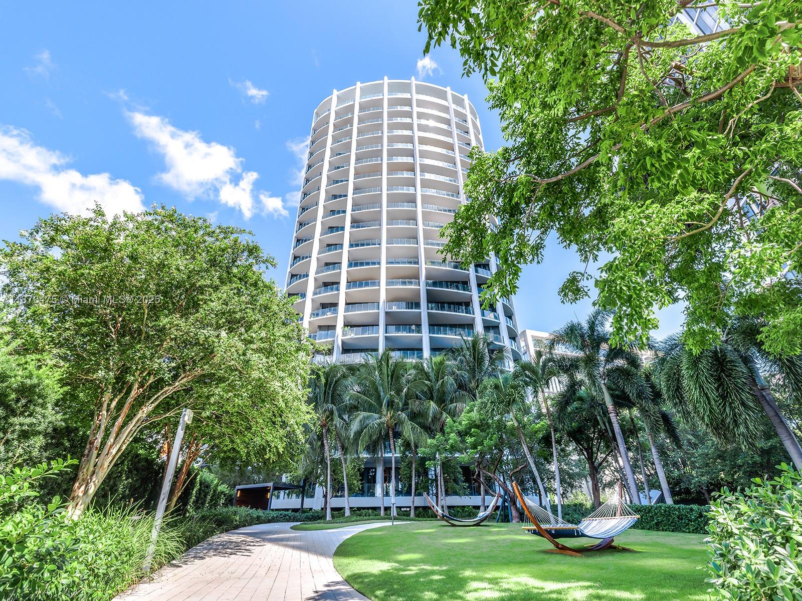 Condo for Sale in Miami, FL