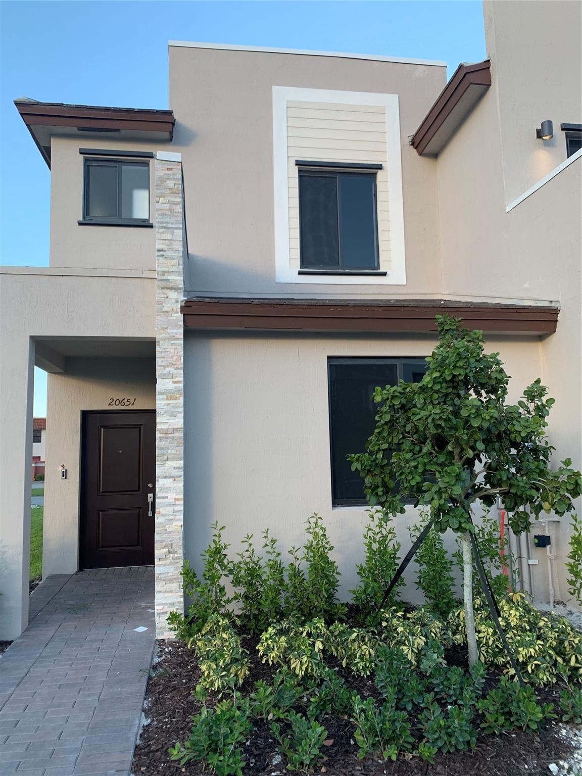 Homes for sale in Miami, FL | 20651 Ne 7 Pl, Miami, FL 33179 | MLS# F10524578