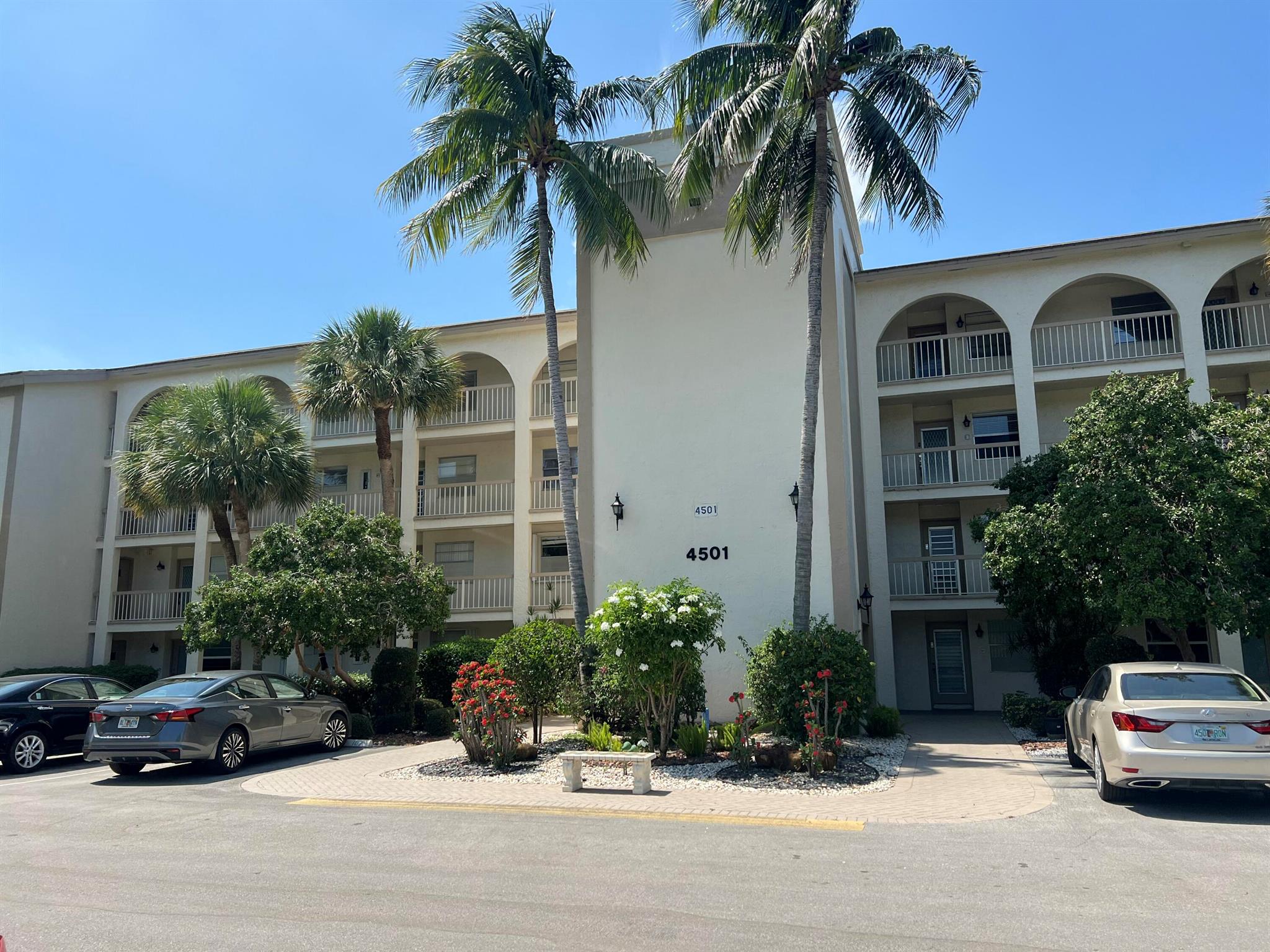 Martinique Village I Cond