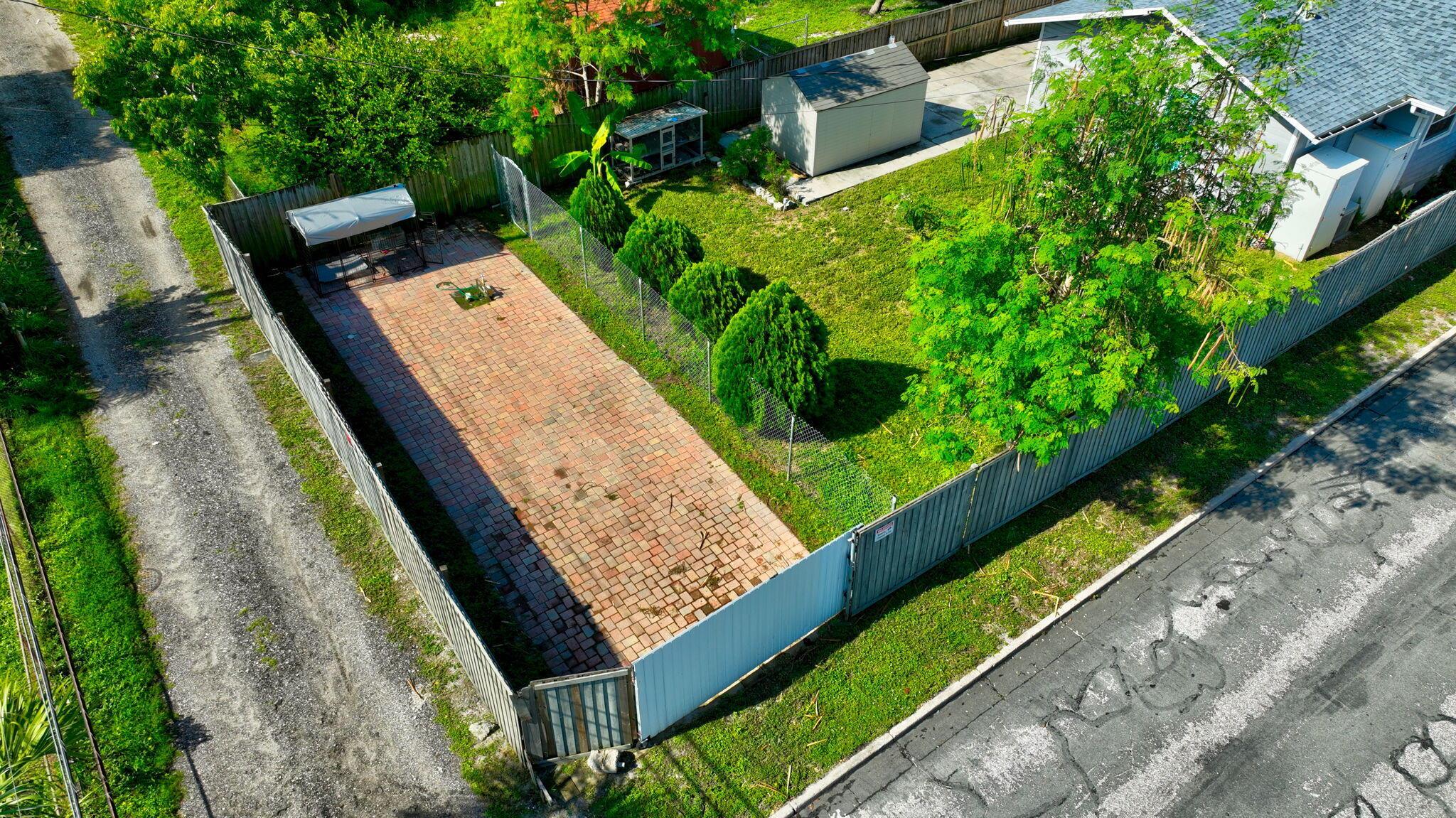 Homes for sale in Lake Worth Beach, FL | 402 S B Street, Lake Worth Beach, FL 33460 | MLS# R11120579