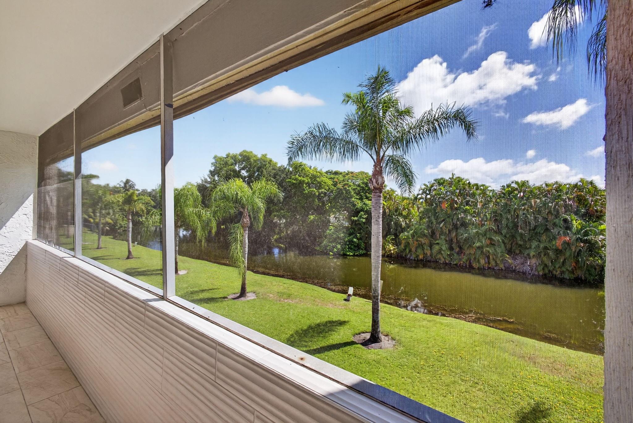 Homes for sale in Royal Palm Beach, FL | 126 Sparrow Dr #10-B, Royal Palm Beach, FL 33411 | MLS# F10524584