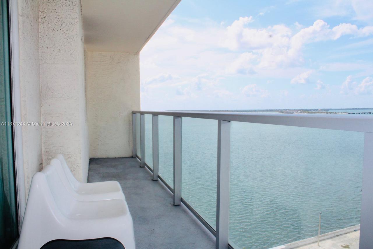 Apartamento para Alugar em Miami, FL