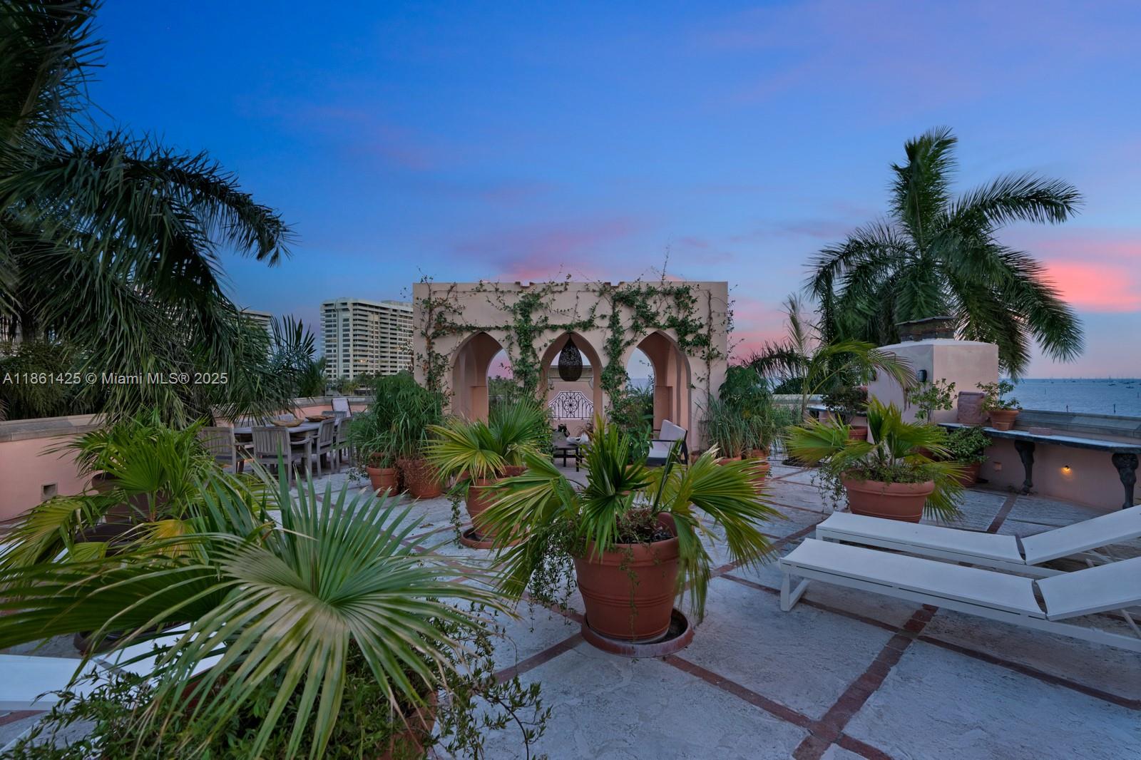 1840 S Bayshore Ln