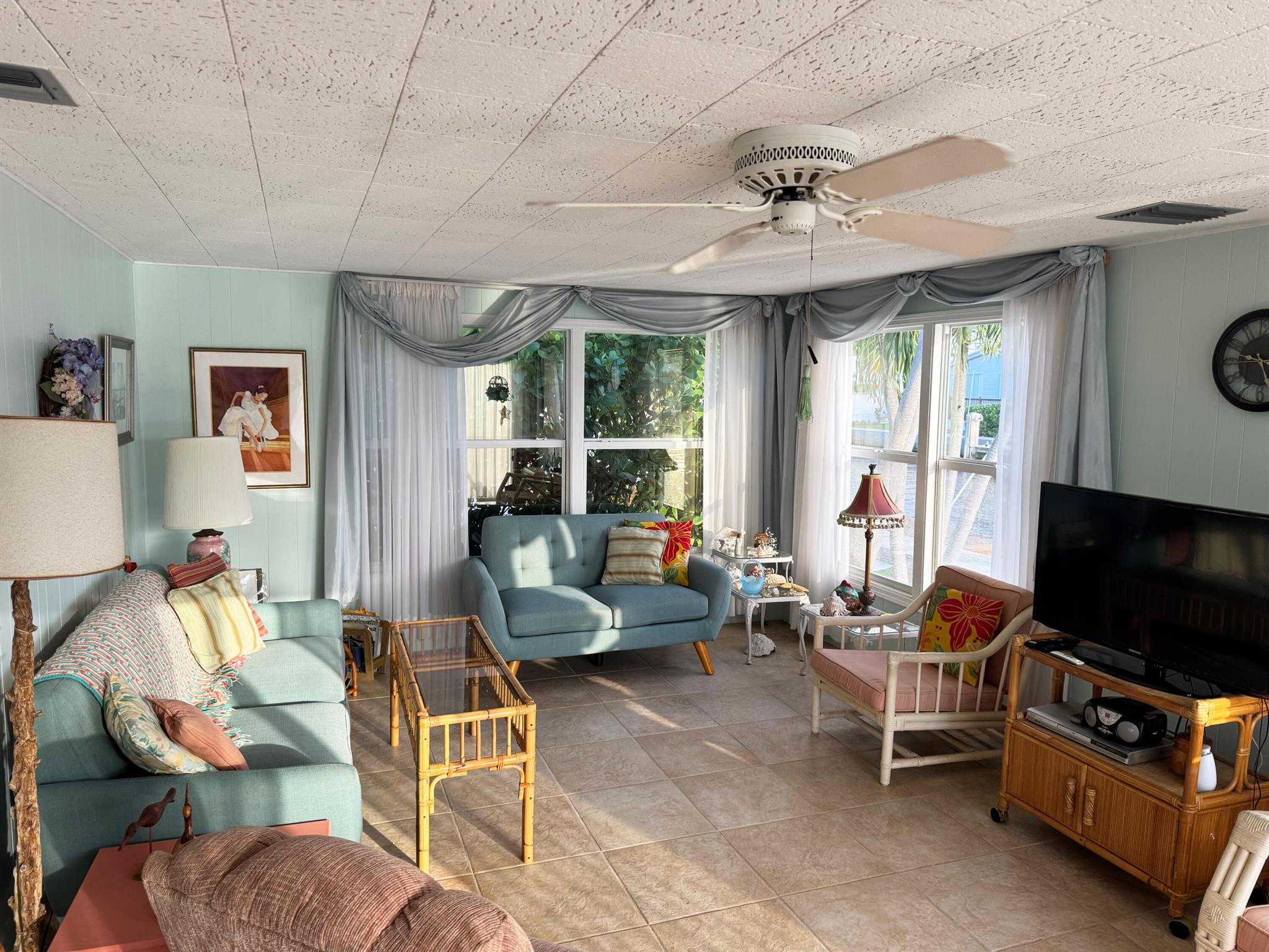 Homes for sale in Briny Breezes, FL | 205 S Ibis Dr #R, Briny Breezes, FL 33435 | MLS# R11120617