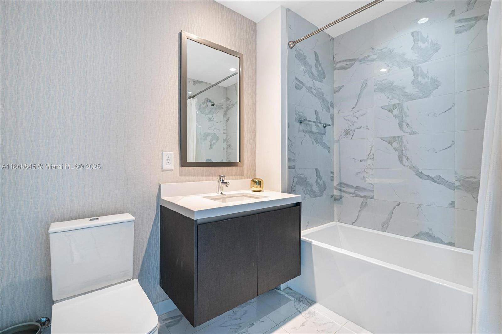 851 NE 1st Ave #3301, Miami FL 33132