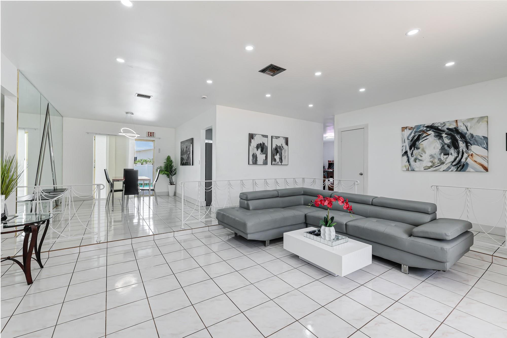 Hollywood Hills Amd 6-31