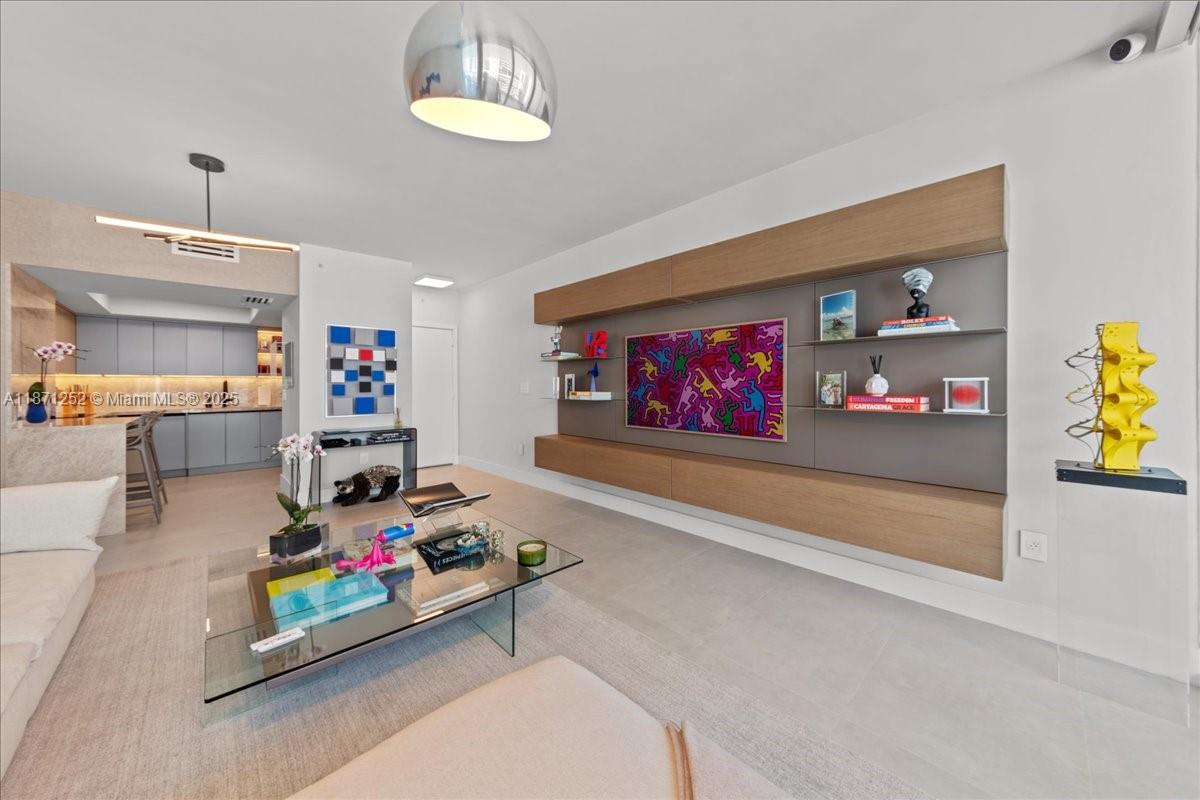 1331 Brickell Bay Dr #1406, Miami FL 33131