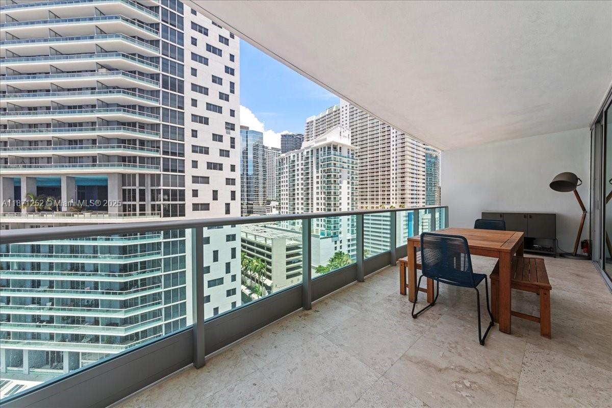 1331 Brickell Bay Dr #1406, Miami FL 33131