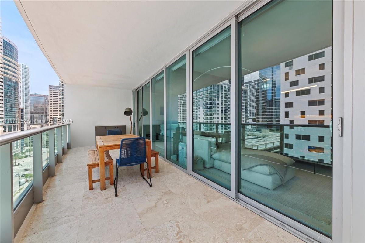 1331 Brickell Bay Dr #1406, Miami FL 33131