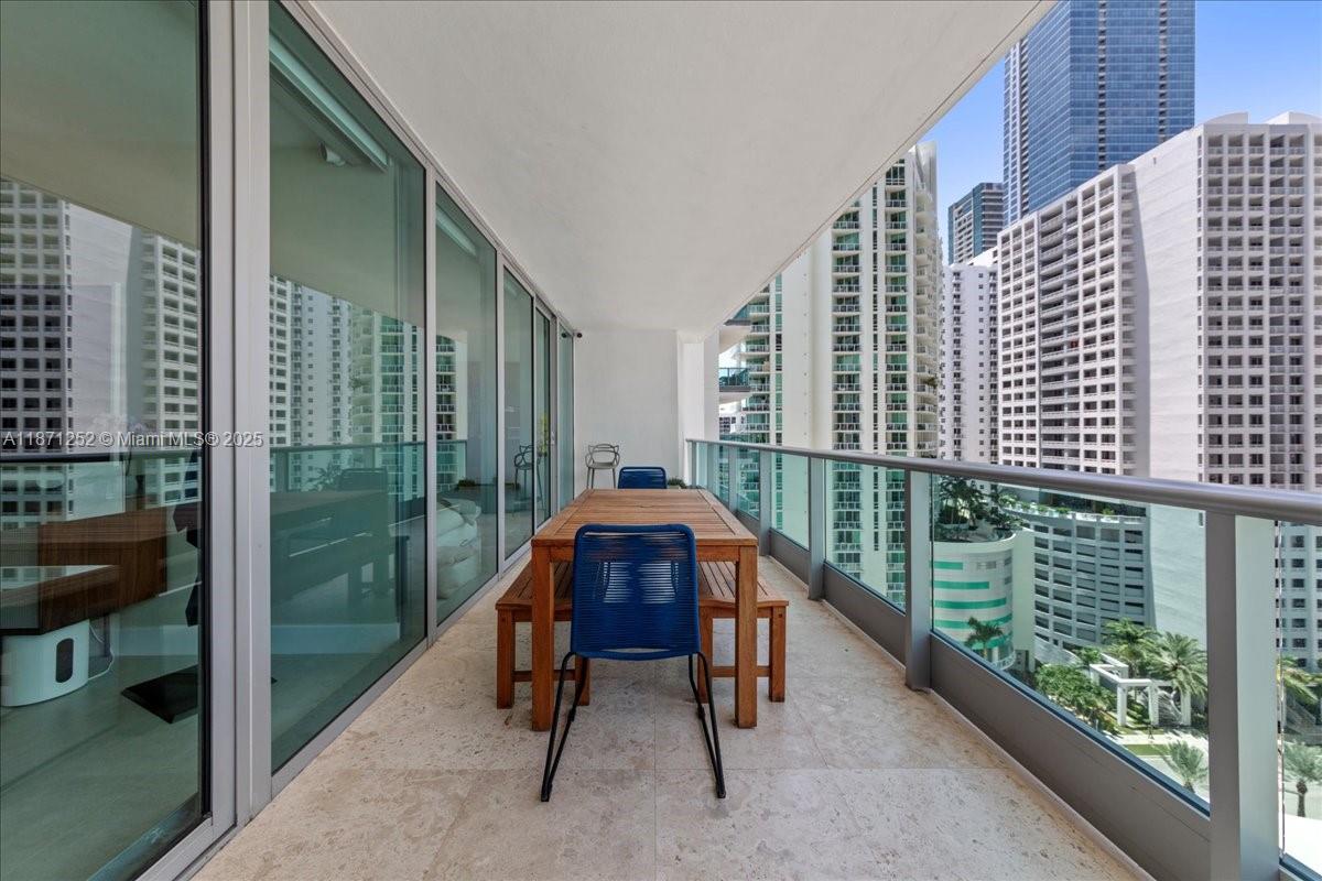 1331 Brickell Bay Dr #1406, Miami FL 33131