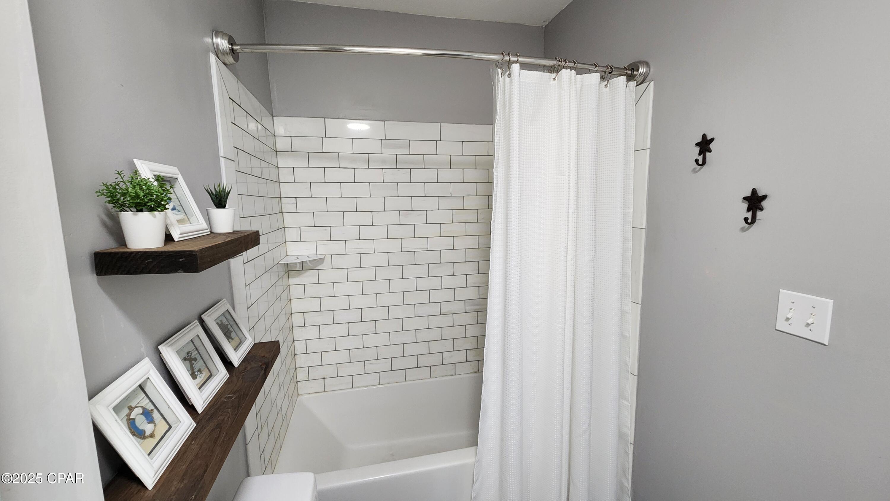 Image 22 For 180 White Sandy Drive