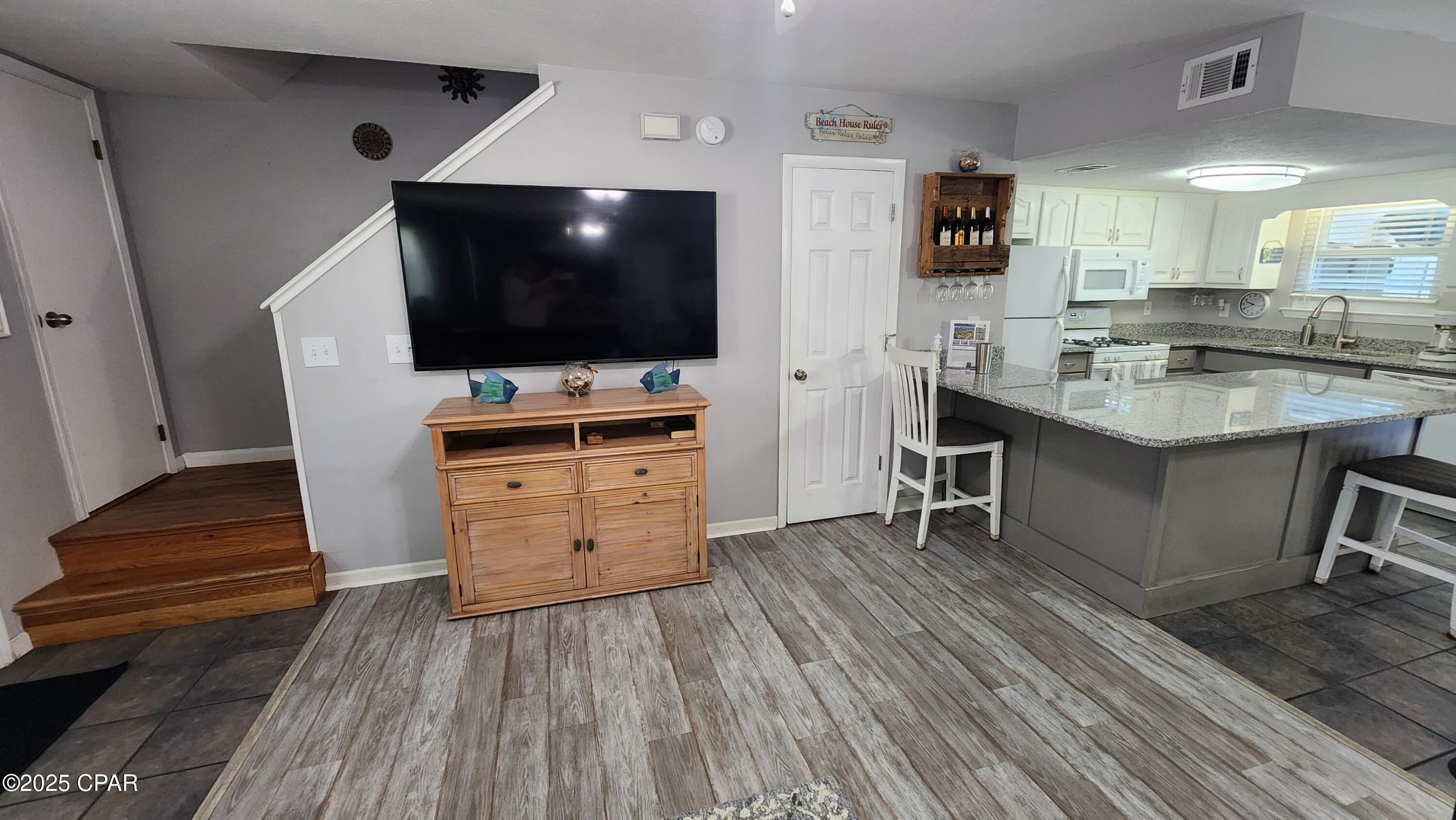 Image 6 For 180 White Sandy Drive