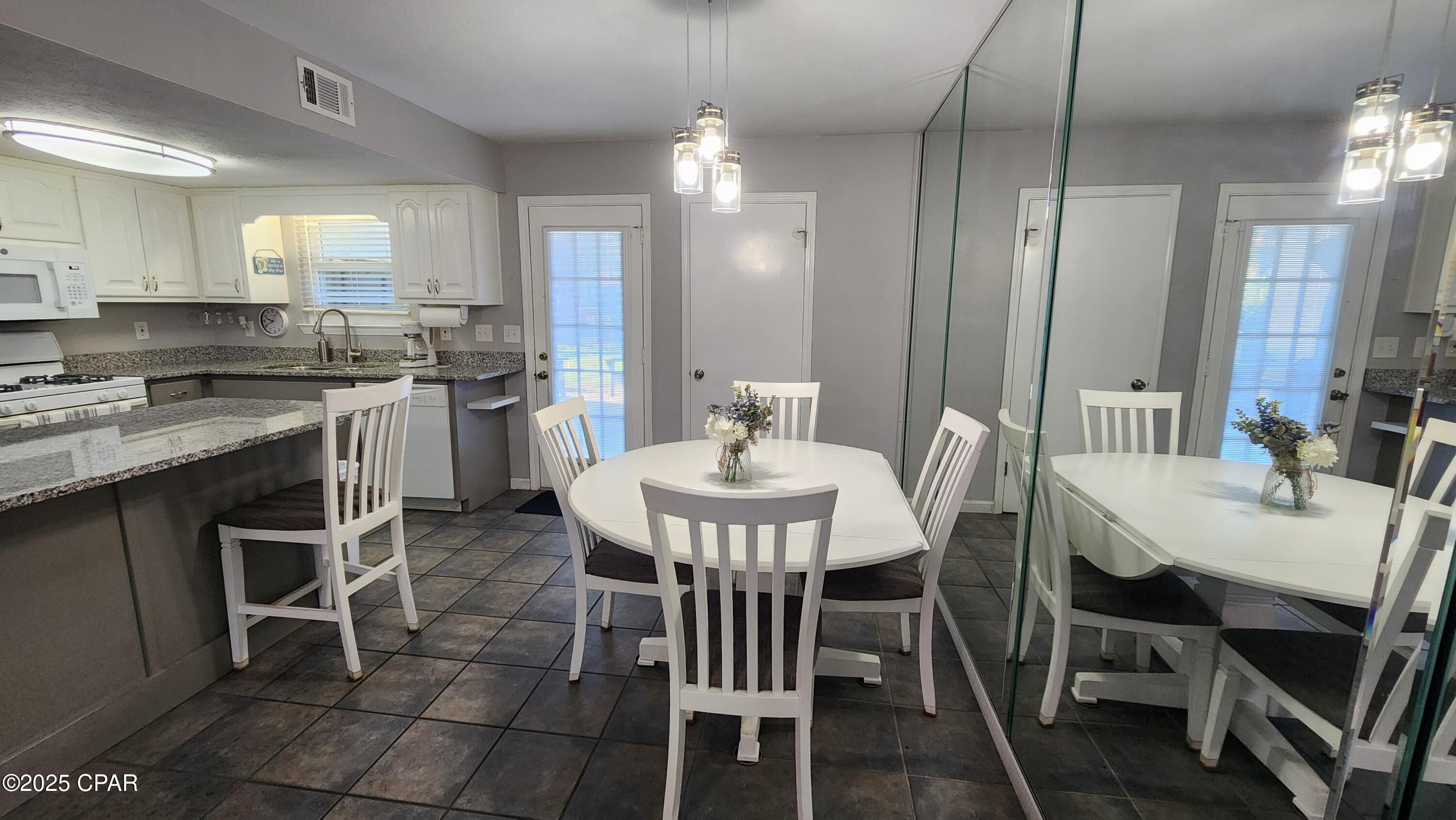 Image 7 For 180 White Sandy Drive