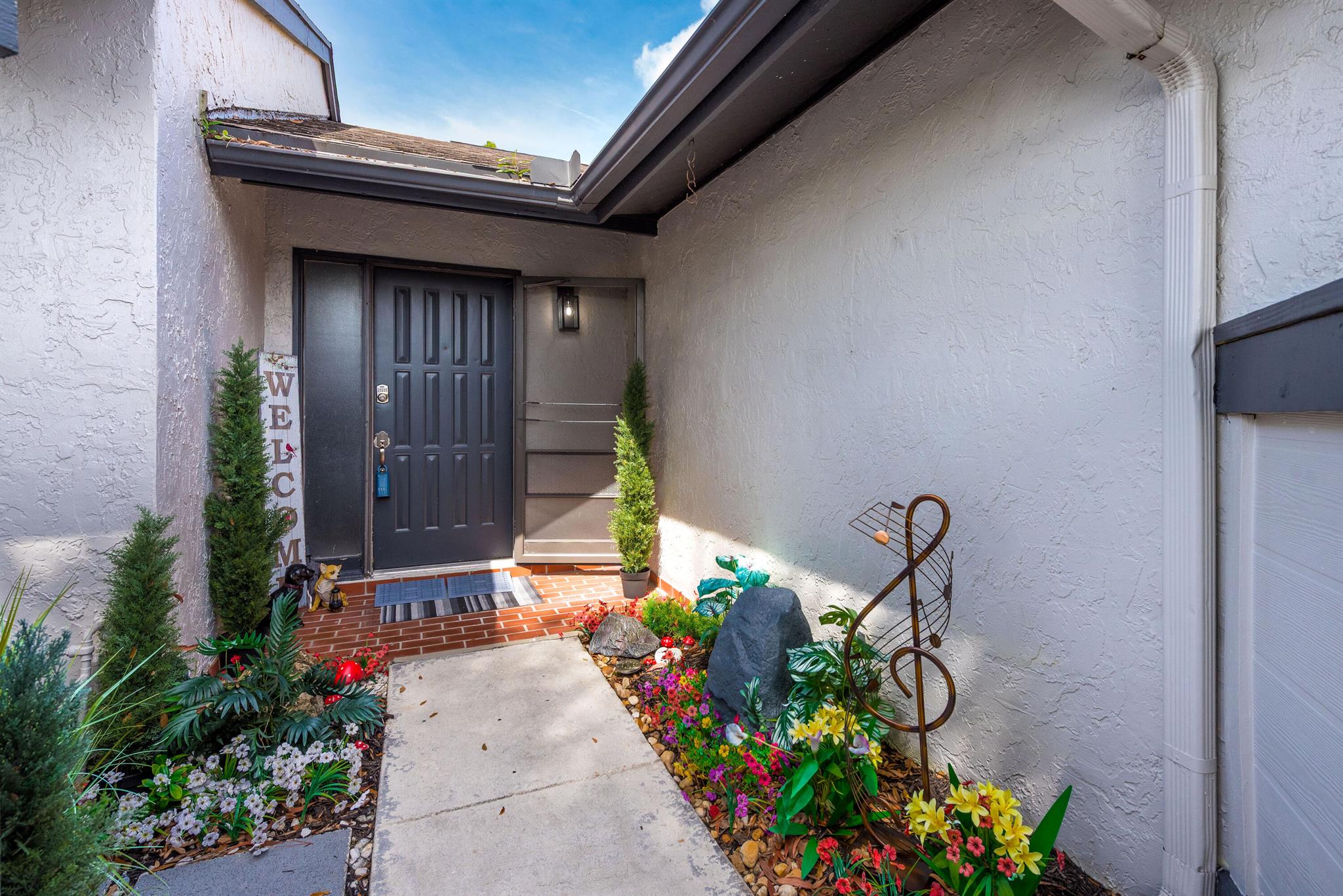 Homes for sale in Royal Palm Beach, FL | 403 Northgate Court, Royal Palm Beach, FL 33411 | MLS# R11120731