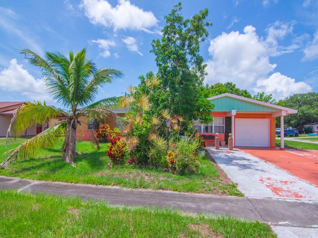 Homes for sale in Vero Beach, FL | 663 20th Pl Sw, Vero Beach, FL 32962 | MLS# R11120728