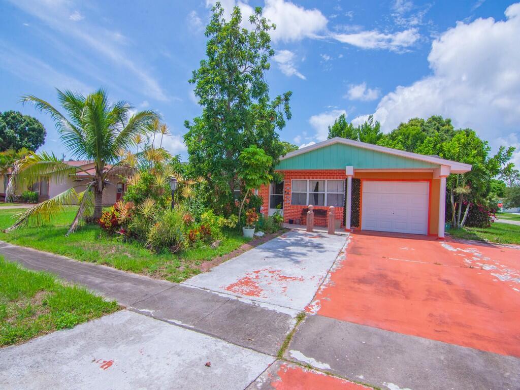 Homes for sale in Vero Beach, FL | 663 20Th Pl Sw, Vero Beach, FL 32962 | MLS# R11120728