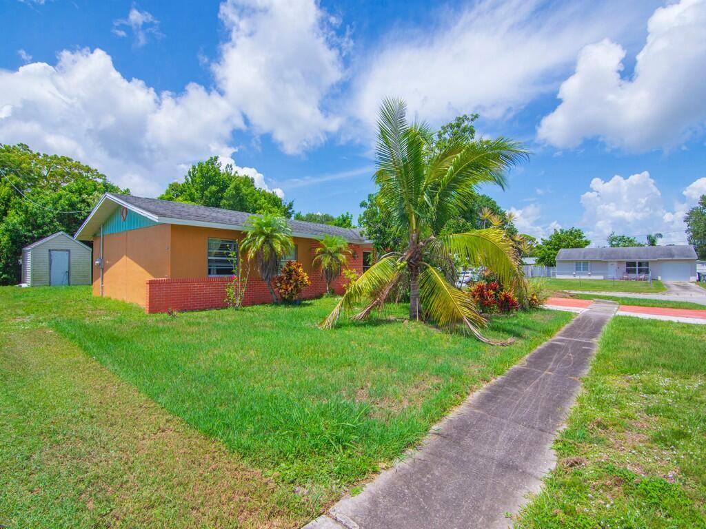 Homes for sale in Vero Beach, FL | 663 20Th Pl Sw, Vero Beach, FL 32962 | MLS# R11120728